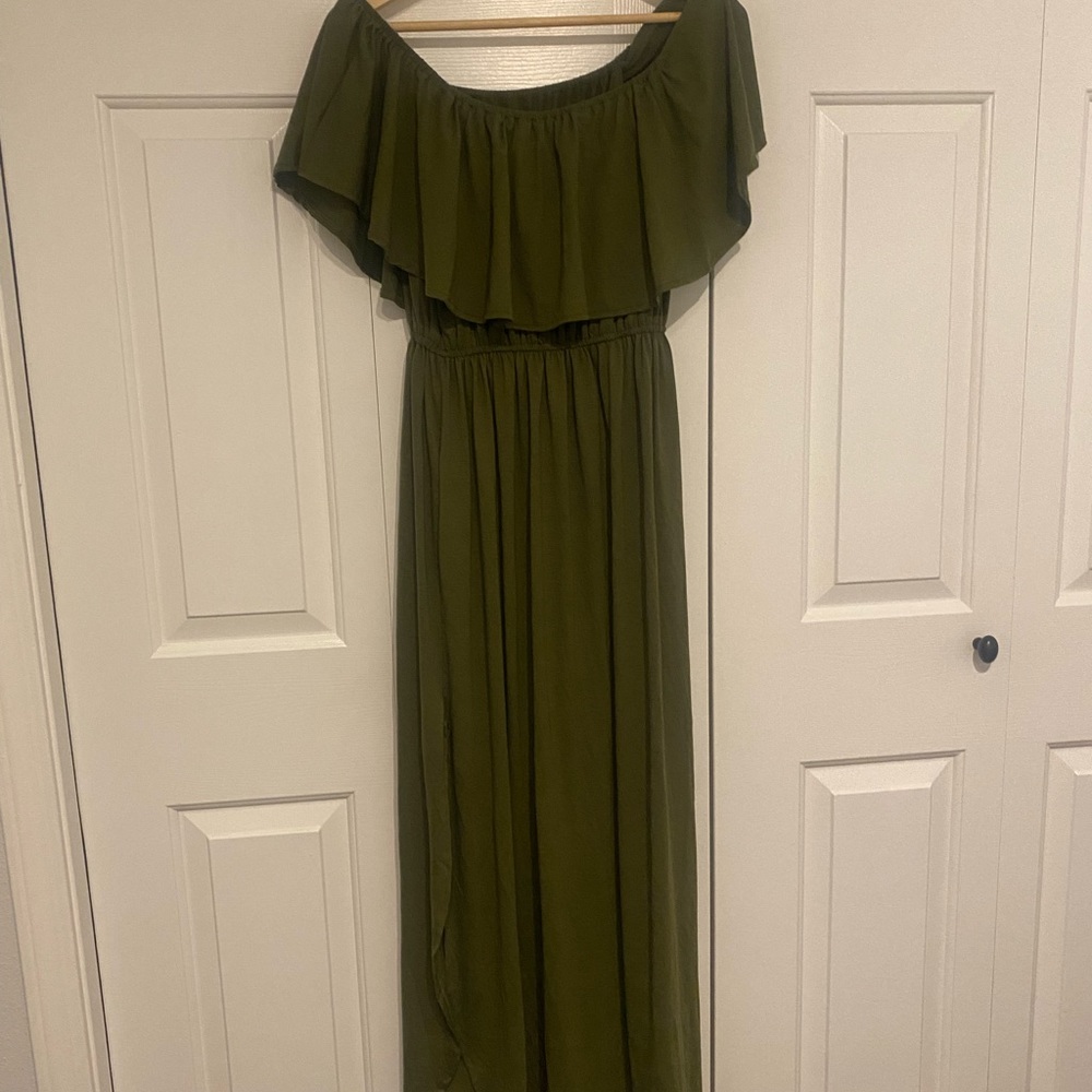 Olive green maxi.  Never worn.   This dress is extremely figure flattering.